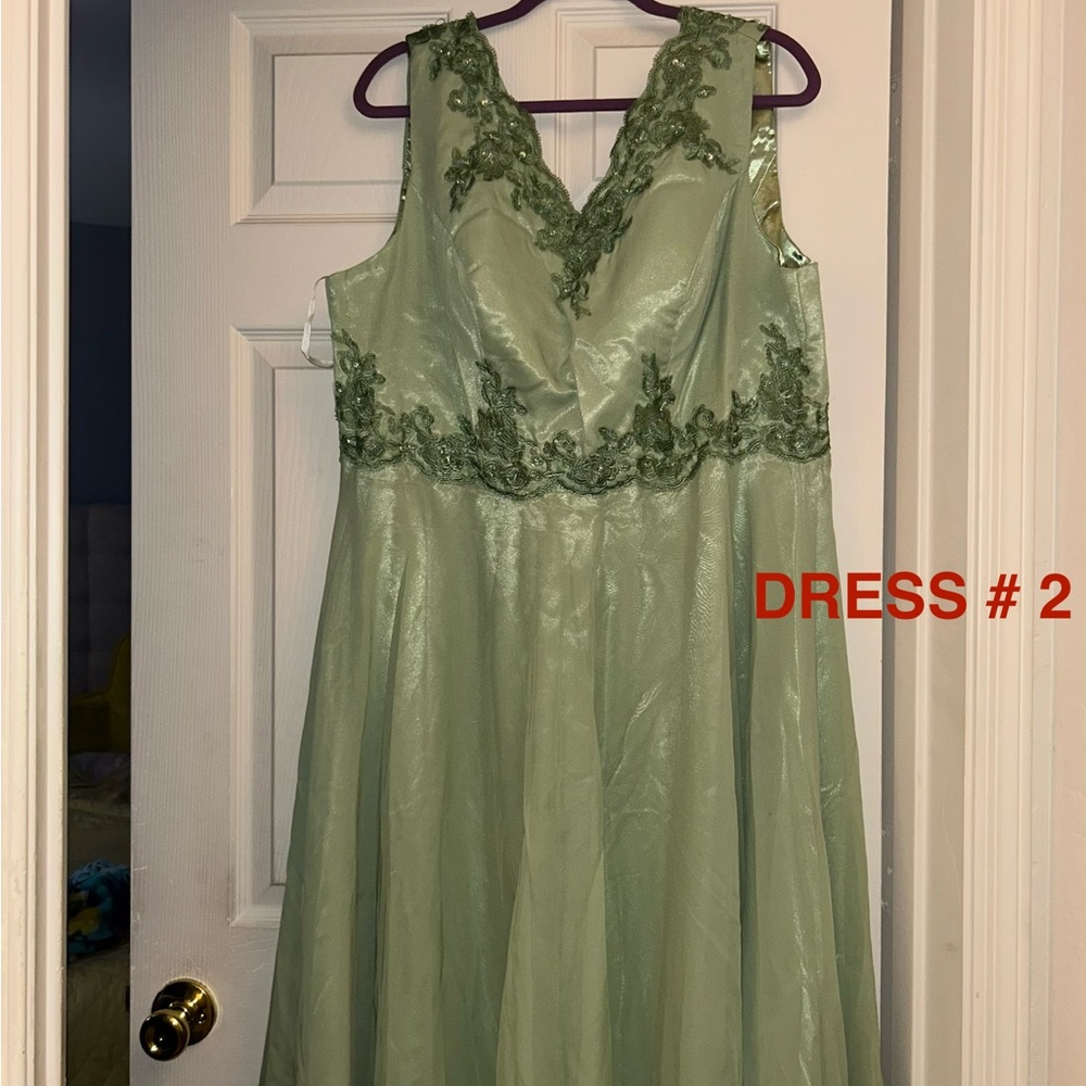 Elegant Green Sleeveless Dress